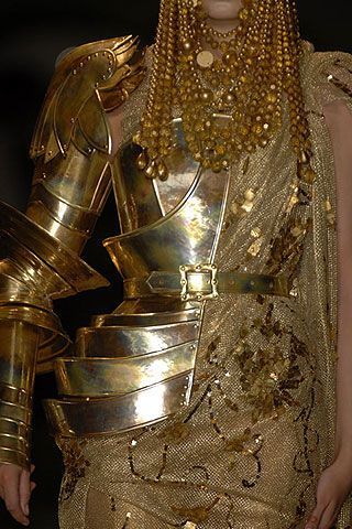 Gold Armor, Womens Wear Daily, Dior Collection, Christian Dior Haute Couture, Dior Haute Couture, Celebrity Trends, Runway Pictures, John Galliano, Architecture Fashion