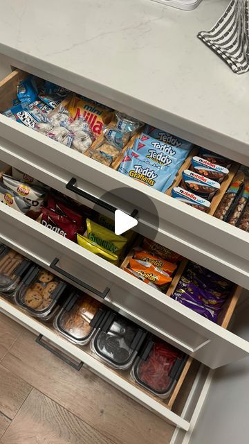 Catherine Benson on Instagram: "Nothin but snacks!! I have a house full of kids this weekend & if I hear “there is nothing to eat in the house”…l’m droppin bodies! 😎😆 #asmr #restock #snackdrawer #pantryrestock #snackrestock #momlife #organizedhome #fridgerestock" Kids Snack Drawer In Fridge, Snacks Organization Ideas, Snack Cabinet Organization, Snack Drawer Ideas, Office Snack Station Ideas, Bedroom Snack Station, Snack Drawer Organization, Snack Organization Ideas, Snack Bar Ideas Home