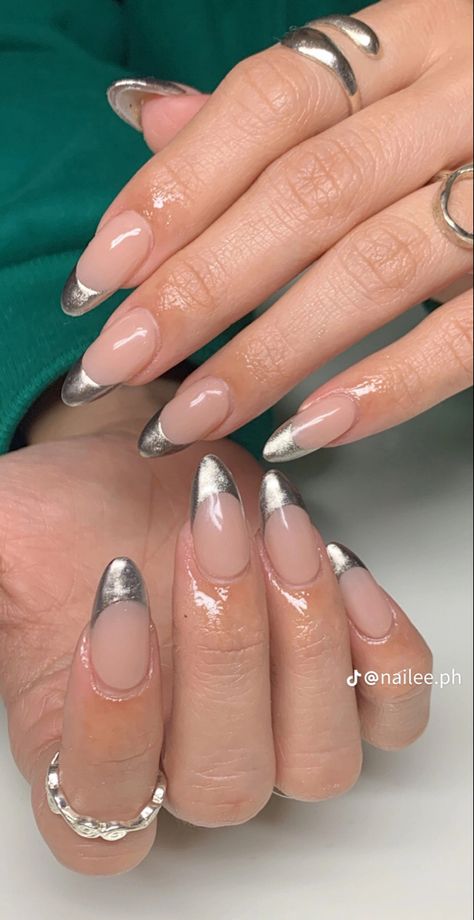 Chrome French Tip Nails Almond, New Years Eve Nail Designs, Chrome Summer Nails, Summer Chrome Nails, Chrome Manicure, White Chrome Nails, Blue Chrome Nails, New Years Eve Nails, Chrome Nails Designs