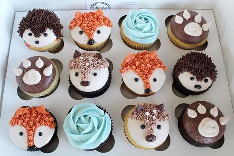 Macy Schmelzer on Instagram: “Little woodland creatures for a baby shower 🦔🌲🦌🦊🐻 Five dozen of these cuties made for a very sore wrist but will make such an awesome…” Baby Shower Cupcakes For Boy, Woodland Creatures Baby Shower, Cupcakes For Boys, Boy Baby Shower Ideas, Animal Cupcakes, Shower Desserts, Baby Shower Diaper Cake, Baby Shower Woodland Theme, Baby Shower Desserts