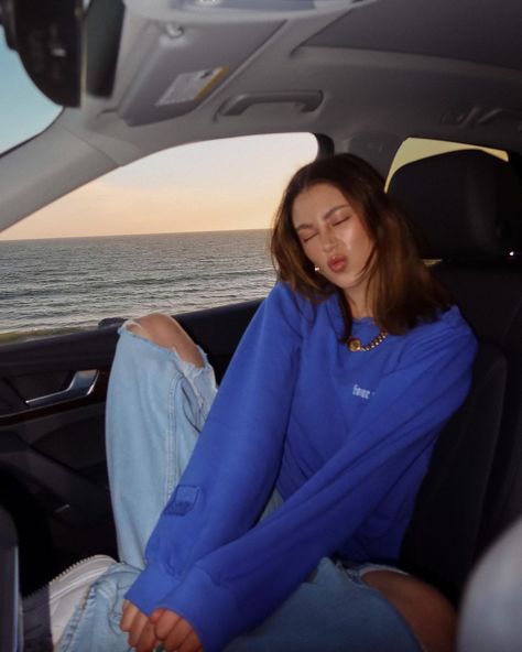 Jourdan Sloane, Clear My Mind, Car Poses, Creation Photo, Selfie Poses Instagram, Photography Posing Guide, Alone Time, Photo Pose Style, Insta Pictures