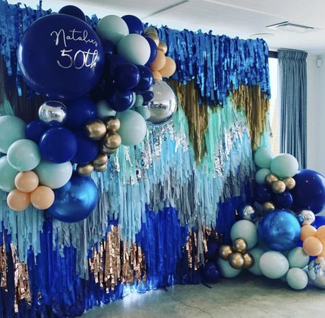 Backdrop Balloons, Balloons Galore, Deco Ballon, Fringe Backdrops, Birthday Balloon Decorations, Creative Valentines, Diy Valentines Crafts, Balloon Backdrop, Design Landscape