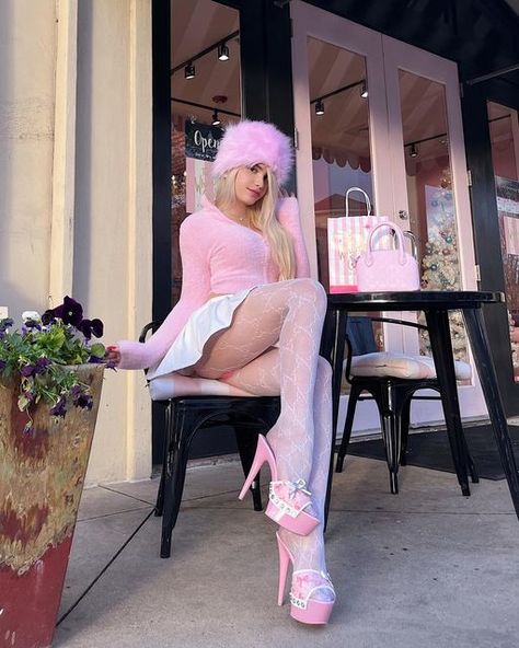 Techno Outfit, Barbie Pink Dress, Cute Skirt Outfits, Seductive Clothes, Pink Girly Things, Alternative Outfits, Pink Outfits, Costume Outfits, Fashion Fits