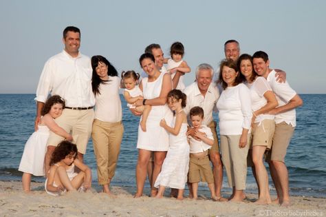 Cape Cod family portrait by The Studio by the Sea, large group posing, extended family portrait ideas, happy family photos, beach portraits. Happy Extended Family, Casual Family Portraits, Family Beach Pictures Outfits, Large Family Pictures, Group Posing, Happy Family Photos, Beach Picture Outfits, Fam Pics, Pictures Outfits