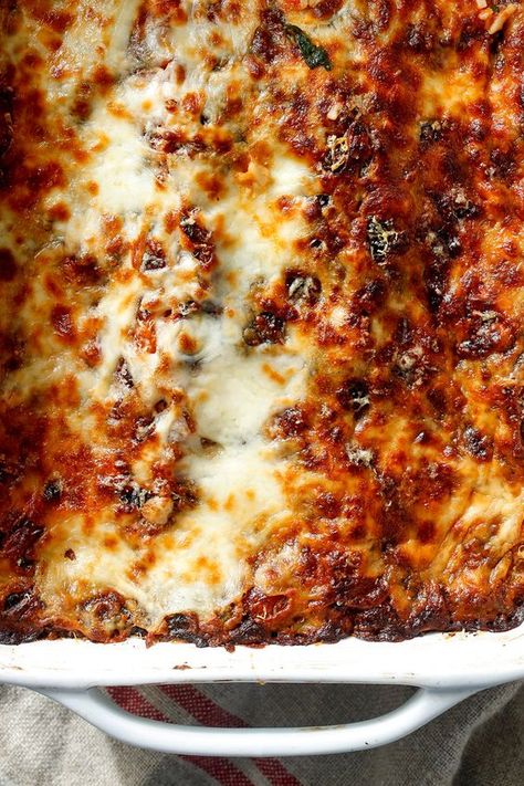 NYT Cooking: Equal parts indulgent and virtuous, this meatless lasagna from Mark Bittman will please everyone at the table. Serve it with a green salad on a weeknight, or alongside a platter of meatballs for Sunday dinner. And listen: We won't tell anyone if you use no-bake noodles or frozen spinach. It's all good either way. Suriname Recipes, Meatless Lasagna, Mark Bittman, Spinach Lasagna, Nyt Cooking, Drying Pasta, Frozen Spinach, Fresh Pasta, Lasagna Recipe