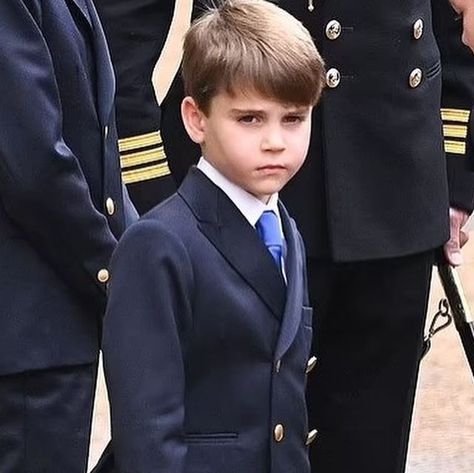 @thewindsorsfamily on Instagram: "🌺Prince Louis today at Trooping the Colour 🌺  #princelouis" Trooping The Colour, Prince Louis, Wales Family, June 15, Princess Kate, Prince Of Wales, British Royal Family, The Colour, Duke And Duchess