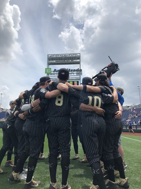 Vanderbilt Baseball Wallpaper, Vanderbilt Baseball, Baseball Wallpaper, Mets Baseball, College Baseball, Baseball Guys, Baseball Pictures, Baseball Boys, Sports Baseball