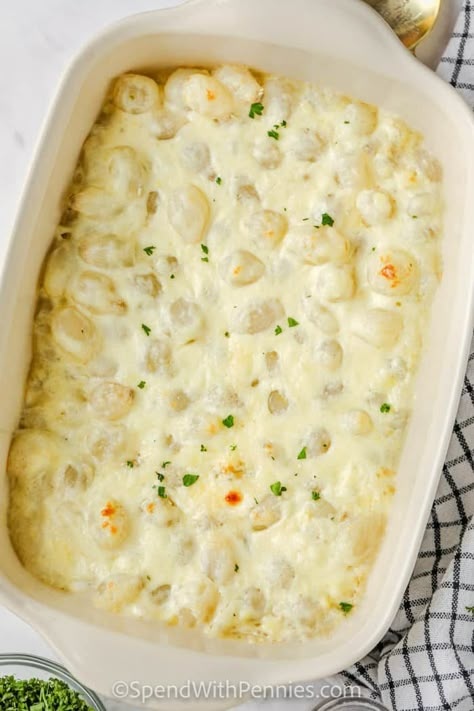 Creamed Pearl Onions - Spend With Pennies Baby Onions Recipes, Baked Pearl Onions, Creamy Pearl Onions, Pearl Onions In Cream Sauce, Pearled Onions, Pearl Onion Recipes, Creamed Onions Recipe, Creamed Pearl Onions Recipe, Creamed Pearl Onions