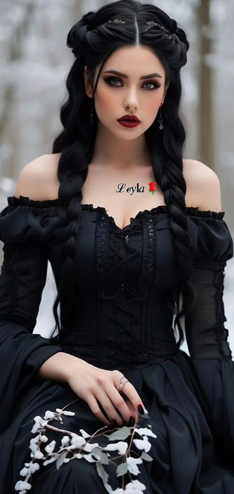 Vampire Girl Hairstyles, Gothic Bride Hairstyles, Victorian Makeup Gothic, Victorian Makeup Look, Vampire Hair Styles, Gothic Updo, Dark Wedding Hair, Romantic Goth Hair, Gothic Wedding Hairstyles