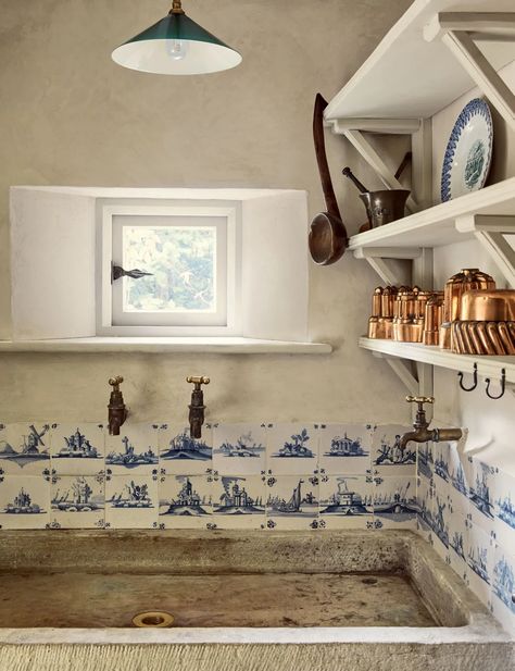 A 17th-century Cotswold cottage with a distinctly Welsh aesthetic | House & Garden Welsh Aesthetic, Delft Kitchen, Kitchen With Stone, Welsh Cottage, Cotswold Cottage, Kitchen Nightmares, Cotswolds Cottage, Ivy House, Delft Tiles