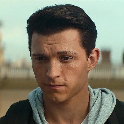 Tom Holland Short Hair, Tom Holland Haircut, Marvel Rpg, Spiderman Comic Art, Boys Haircut, Nathan Drake, Mens Haircuts, Gq Men, Hardcore Punk