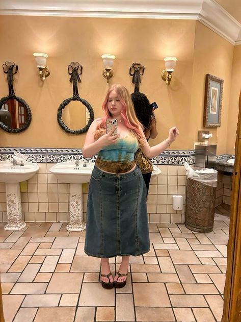 Pinkhair Aesthetic, Y2k Curvy, Plus Size Aesthetic Outfits, Plus Size Baddie Outfits, Y2k Summer Outfits, Heels Platform, Y2k Summer, Miniskirt Outfits, Summer Inspo