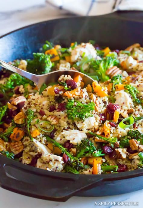 Chicken Broccoli Quinoa, Quinoa Skillet, Broccoli Quinoa, Cook Quinoa, Superfood Breakfast, Dinner Side, One Skillet Meals, Chicken Quinoa, Quick Snack