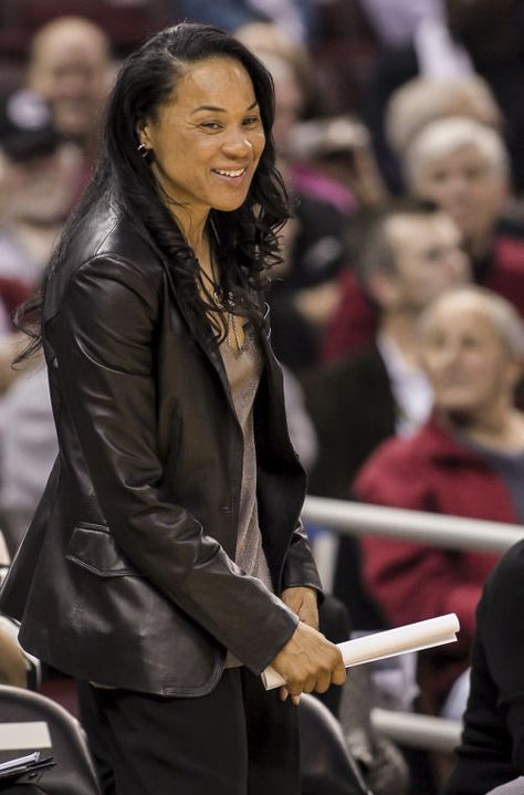 Dawn Staley, Woman Basketball, Gamecock Nation, Basketball Coaching, Basketball Rules, Women Basketball, Tutorials Drawing, University Of South Carolina, Women's Basketball