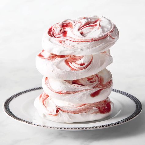 Raspberry-Swirl Meringue Cookies Swirl Meringue, Blondie Dessert, Raspberry Meringue, Cookies Light, Meringue Desserts, Dessert Board, Best Chocolate Desserts, Coffee Valentines, Meringue Cookies