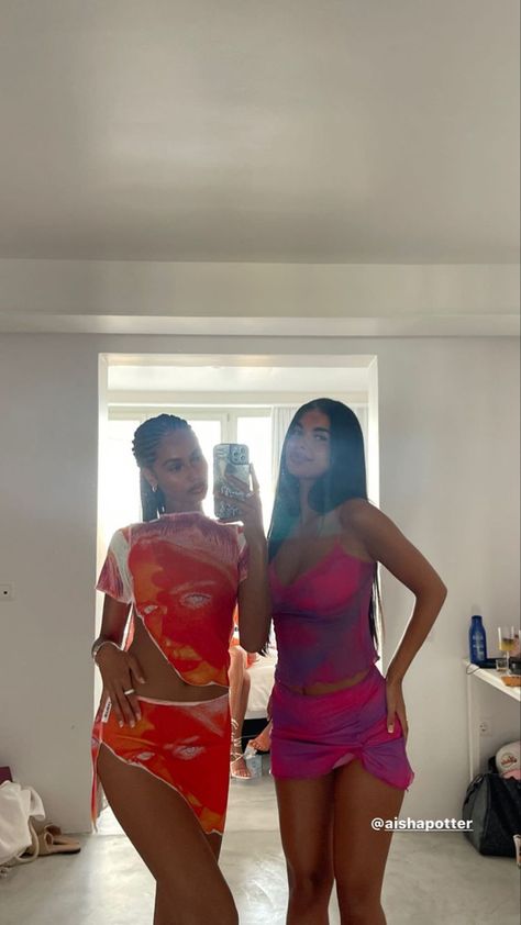 Matching Set Festival Outfit, Colourful Outfits 2023, Latino Festival Outfit, Festival Outfit Matching, Festival Outfits 2023 Australia, Spanish Festival Outfit, R&b Music Festival Outfits, Bestie Festival Outfits, Pretty Festival Outfits