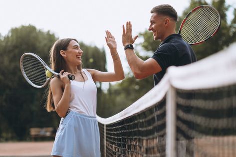 Tennis Photoshoot, Tennis Photography, Tennis Photos, Tennis Equipment, Playing Tennis, Pre Wedding Poses, Play Tennis, Fit Couples, Young Couple