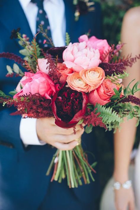 How to Choose Your Wedding Flowers by Season ♥ WedSites Blog Bright Wedding Bouquet, Vintage Bridal Bouquet, Vintage Bouquet Wedding, Peony Bouquet Wedding, Red Bouquet Wedding, Bridal Bouquet Pink, Jewel Tone Wedding, Rose Wedding Bouquet, Peony Wedding