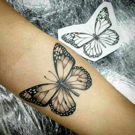 Tropisches Tattoo, Butterfly Tattoos On Arm, Butterfly Tattoos For Women, Butterfly Tattoos, Stylist Tattoos, Butterfly Tattoo Designs, Dainty Tattoos, Dream Tattoos, Nature Tattoos