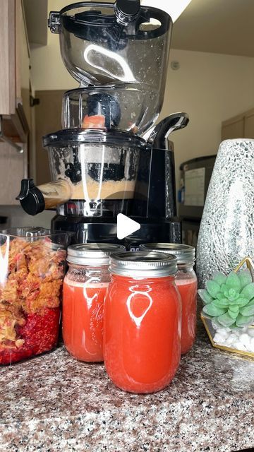 Bigheadjr I Atx/Dtx/Htx📍 on Instagram: "Hey Big Back! 13 Summer Recipes to Unbig Your Back😂 Juicing Recipes in Video❤️

Happy Juicing😊

#juicing #summertimefine #workout #vegan #fruits #juicingforhealth #healthyeating #healthyrecipes #summerready #explorepage #itsbigheadjr" Summer Juice Recipes, Summer Juice, Juicy Juice, Drink Recipes Nonalcoholic, Recipes Summer, Hydrating Drinks, Healthy Drinks Smoothies, Detox Drinks Recipes, Healthy Juice Recipes