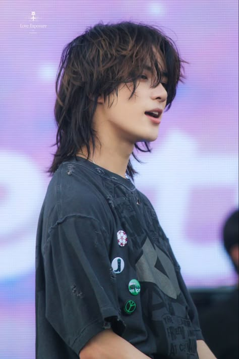 Beomgyu Weverse, Choi Daniel, Choi Beomgyu, Kpop Boys, Mullet Hairstyle, Hair Reference, Dream Hair, Heart Locket, Long Hair Cuts