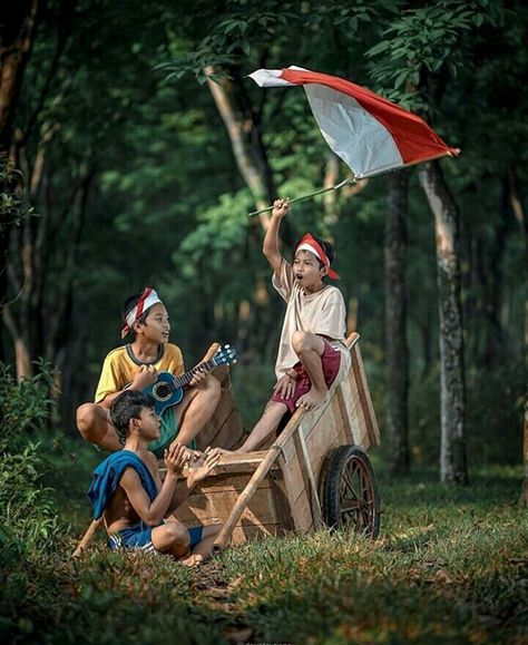 Ini negriku. Sorry Images, Indonesian Flag, Tree Photoshop, Beatiful People, Hut Ri, Conceptual Photo, Creative Kids Crafts, Realistic Pencil Drawings, 17 Agustus