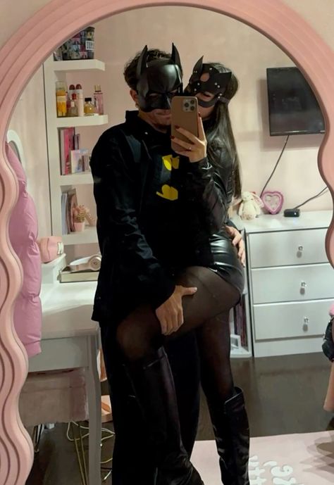 Batman and catwomen costume #halloweencostumeideas Cat Woman Halloween Costume Diy, Batman And Batwomen Couple Costume, Batman And Batgirl Costumes Couples, Female Batman Costume, Batman And Catwoman Costume, Batman And Catwoman Costumes, Batman Costume Ideas, Cat Women Halloween Costumes, Catwoman Halloween Costume