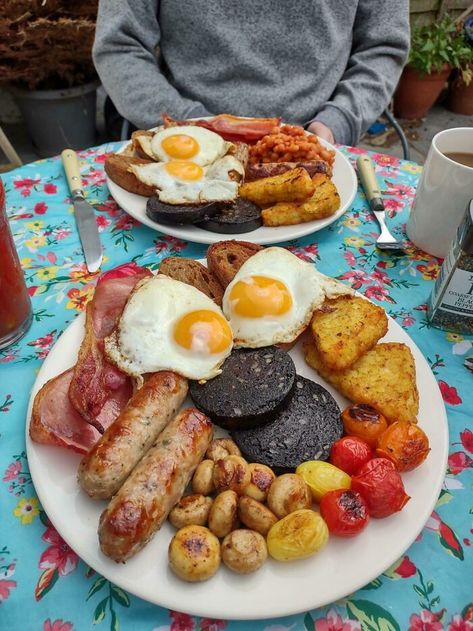 Moved To England From The Us A Few Years Ago And Have Been Working On My Fry Up Game Ever Since England Food, Great British Food, Life In The Uk, Moving To England, The Jam, Healthy Lifestyle Food, English Breakfast, British Food, Snacks Recipes