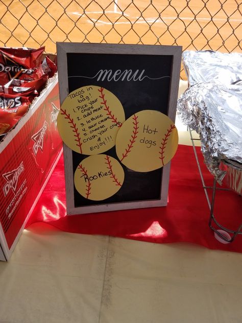 Softball Grad Party Ideas, Softball Party Games Ideas, Softball Games For Parties, End Of Year Softball Party, Softball Bday Party Ideas, Softball Sleepover Ideas, Softball Team Party Ideas, Softball Graduation Party Ideas, Softball Birthday Party Decorations