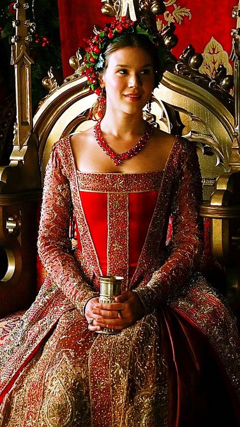 Anne of Cleves - The Tudors - Beautiful  Nothing like the original Anne of Cleves.... The Tudors Tv Show, Tudor Period, Gaun Abad Pertengahan, Tudor Dress, Tudor Fashion, Tudor Costumes, Joss Stone, Anne Of Cleves, The Tudors