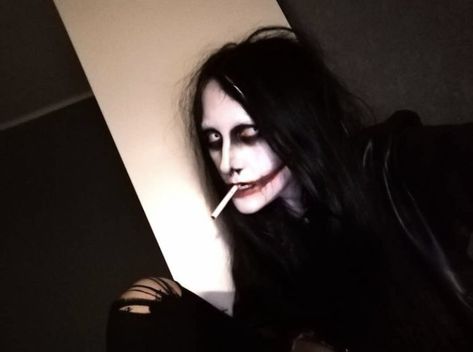 Creepypasta Cosplay, Creepypasta Proxy, Creepy Smile, Cry Of Fear, Creepypasta Cute, Laughing Jack, Creepypasta Characters, Dark Grunge, Creepy Clown