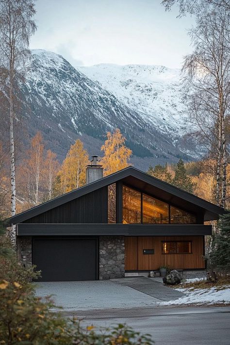 Modern Mountain Chalet Exterior, Austrian Houses Traditional, Mountain Cabin Architecture, German Houses Modern, 3 Story Cabin, Modern House In Mountains, Modern Scandinavian Exterior House, Modern Mountain House Interior Design, Lodge Style Homes Exterior