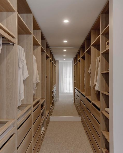 Smooks Home • Instagram Woman Woodworker, Walk In Storage, Walk In Robe Designs, Primary Closet, Tub Design, Home Nyc, Walking Closet, Best Bathtubs, Walk In Closet Design