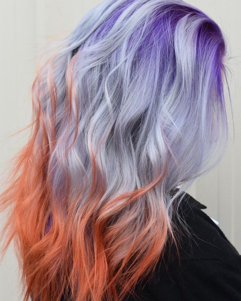 Hairdresser Inspiration, 2 Tone Hair Color, Rainbow Hair Highlights, 2 Tone Hair, Hair Styels, Creative Hair Color, Rainbow Hair Color, Multi Colored Hair, Hair Styling Products