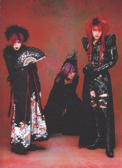 Angura Kei Aesthetic, Dir En Grey Kaoru, Dir En Grey Die, Angura Kei, Visual Kei Aesthetic, Die Dir En Grey, Visual Kei Outfits, Sigma Female, Visual Kei Fashion