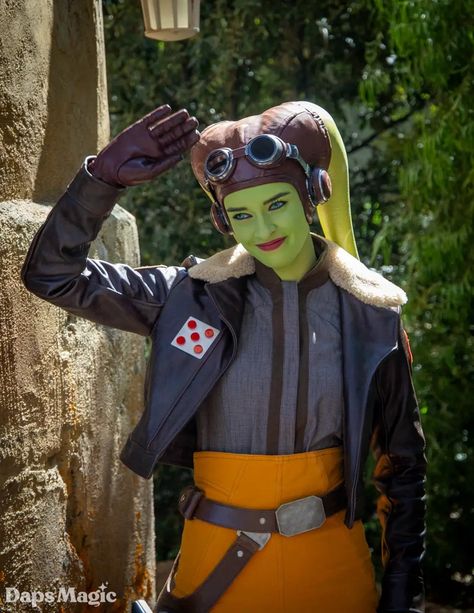 Starwars Rebels, Hera Syndulla, Star Wars Party, Star Wars Rebels, Clone Wars, Cosplay Costume, Cosplay Costumes, Pin Up, Star Wars