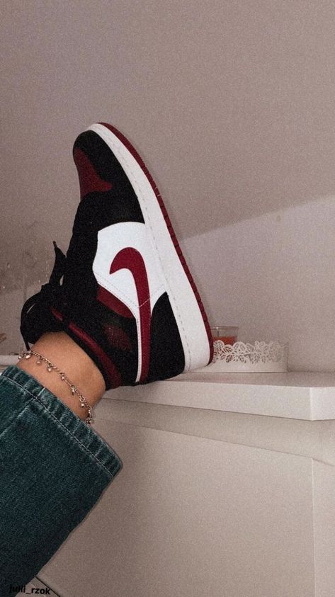 Cool Shoes For Men, Red Nike Shoes, Cool Shoes, Air Jordan 1s, Trendy Shoes Sneakers, Nike Shoes Girls, Nike Fashion Shoes, Preppy Shoes, Jordan Shoes Girls