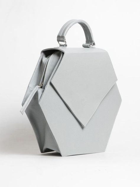 Hexagon Bag, Bag Obsession, Handbags Luxury, Grey Bag, Handbag Heaven, Beautiful Clothes, Luxury Sunglasses, Clutch Bags, Gorgeous Bags