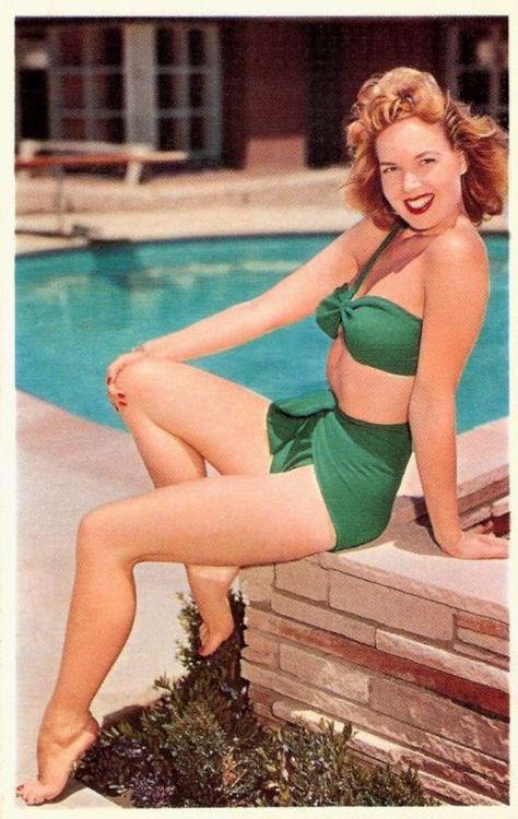 Vintage Swimwear Revisited – 69 Glamorous Postcards Show Women Swimsuits in the 1940s and '50s ~ vintage everyday 50s Swimwear, Vintage Style Swimwear, Green Swimwear, Retro Swimwear, Mid Century Fashion, Vintage Bathing Suits, Vintage Swim, Vintage Swimwear, Vintage Swimsuits