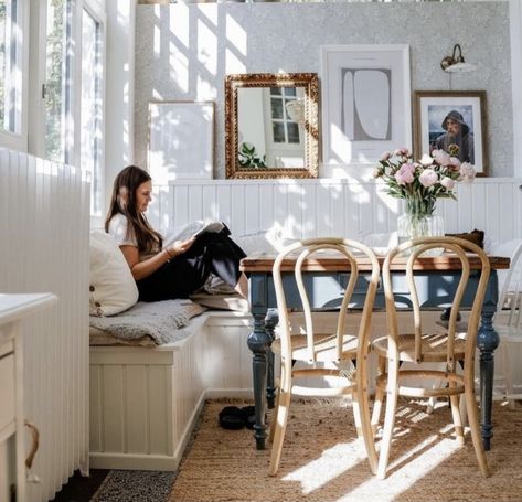 Fireplace Dining Nook, Half Booth Dining Table, Sofa And Dining Table Combo, Rug In Breakfast Nook, Breakfast Nook Sliding Glass Door, Dining Room Reading Nook Combo, Kitchen Nook Booth, Breakfast Nook Vintage, French Cafe Breakfast Nook