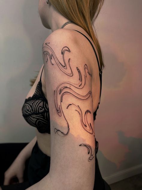 Abstract Shoulder Tattoos For Women, Abstract Galaxy Tattoo, Back To Arm Tattoo, Blackwork Back Tattoo, Sharp Tattoo, Continuous Line Tattoo, Swirl Tattoo, Tattoo Shading, Upper Arm Tattoos