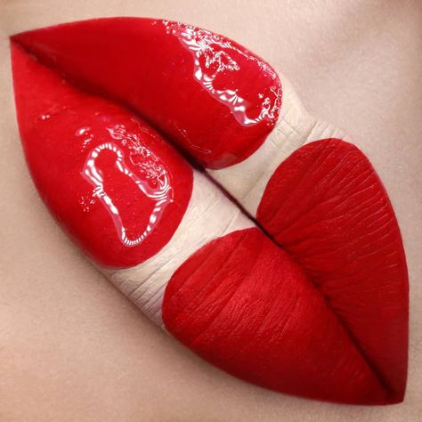 Labios de dos corazones Mac Beauty, Lip Art Makeup, Lips Art, Lipstick Designs, Beautiful Lipstick, Love Lips, Lipstick Art, Lip Designs, Hot Lips