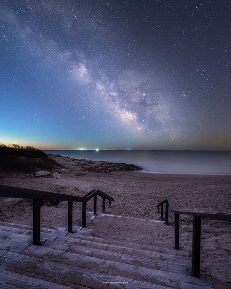 Taylor Photography on Instagram: “• End Of The Night •⁣ ⁣ The spring Milky Way begins to fade as astronomical twilight begins on the coast of Maine. We still have a few…” Milky White Cow Into The Woods, Blue Milky Way, Milky Way Over The Ocean, Astronomical Twilight, Milky Way Galaxy From Earth, Twilight Sky, Sweet Pea, Milky Way, Northern Lights