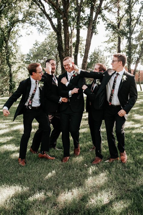 Black Suit Brown Shoes, Groomsmen Attire Black, Funny Groomsmen Photos, Black Groomsmen Suits, Groomsmen Photo, Groomsmen Style, Groomsmen Photos, Bohemian Style Wedding, Groomsmen Ties