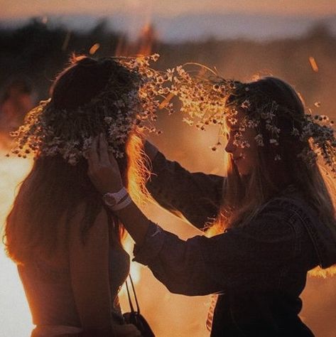 Midsommar Aesthetic Outfit, Summer Solstice Ritual, Voice Of Nature, Spirit Magic, Pagan Festivals, Beauty Magic, Green Planet, Ukrainian Art, Beltane