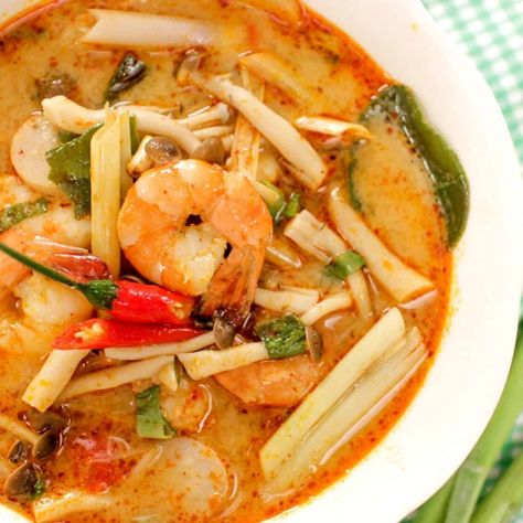 Tom Yum Soup (Tom Yum Goong) Recipe - Hot Thai Kitchen Vegan Tom Yum, Tom Yam Soup, Tom Yum Soup Recipe, Tom Yum Goong, Pailin, Tom Yum Soup, Thai Soup, Thai Kitchen, Tom Yum