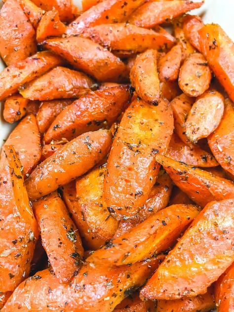 Carrots In Airfryer, Carrot In Air Fryer, Air Fryer Roasted Carrots Recipe, Carrots Air Fryer Recipe, Air Fry Carrots Recipes, Carrot Recipes Air Fryer, Airfryer Carrots, Roasted Carrots Air Fryer, Carrots Air Fryer