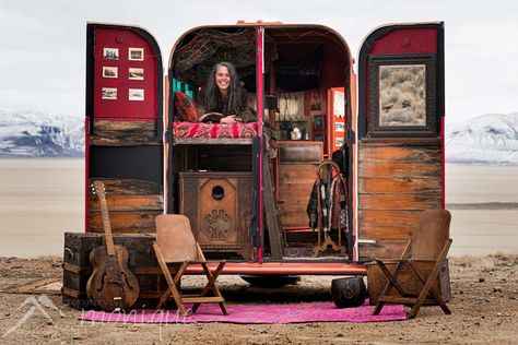 Horse Trailer Camper, Vintage Horse Trailer, Converted Horse Trailer, Horse Box Conversion, Mini Caravan, Stock Trailer, Livestock Trailers, Horse Box, Tiny Camper