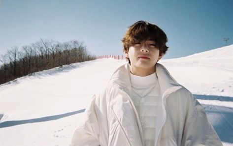 Smile Wallpaper, Taehyung Wallpaper, Winter Bear, Bts Kim Taehyung, Kim Taehyung Wallpaper, Bts Kim, V Bts, Daegu, V Taehyung