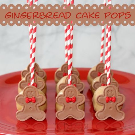 Gingerbread Men Ideas, Desserts On A Stick, Christmas Cakepops, Gingerbread Birthday Party, Gingerbread Day, Christmas Treats Recipes, Lesbian Christmas, Decorated Marshmallows, Cake Marshmallow